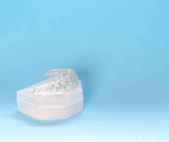 Custom oral appliance for treating TMJ and Bruxism